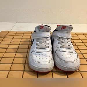 Nike girls shoes size 8